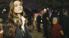 Theo Rose, pe locul 1 în trending cu melodia „A venit poliția”. Fanii sunt cuceriți total: „Aproape 12 milioane de vizionări în 12 zile. Prea tare fata”