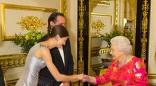 După divorțul de cel mai bogat prinț din lume în 2022, Kate a Orientului a avut prima apariție publică „civilă”. Prințesa a defilat pe podiumul din Paris, într-o ținută care a întors toate privirile