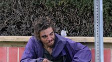 Fostul actor devenit homeless, salvat chiar de Crăciun. Familia s-a mobilizat, l-a luat de pe străzi și l-a internat într-un centru pentru tratament