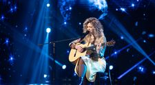 Românii au talent, 16 februarie. Virginia Rusu a adus emoția pe scenă, cu propria ei creație! Melodia pe care a compus-o i-a fermecat pe jurați: „Ai o voce atât de caldă!”