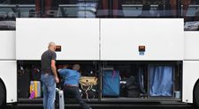 Caz revoltător în Noua Zeelandă. O femeie și-a ascuns fetița de 2 ani într-o valiză și a băgat-o în compartimentul pentru bagaje al unui autobuz