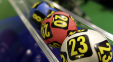 Câștigătorul de la Loto 6/49 și-a revendicat premiul de 13,8 milioane de lei. Ce le-a spus angajaților Loteriei Române