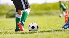 Cine este jucătorul de fotbal care a făcut cinci copii într-un singur an. Ar avea, deja, 12 copii și nu vrea să se oprească aici. Ce pensii alimentare plătește