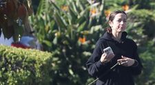 E considerată una dintre cele mai frumoase femei din lume și a frânt multe inimi la Hollywood! Paparazzii au surprins-o fără machiaj, într-o zi obișnuită, și nici cei mai fideli fani nu ar fi recunoscut-o