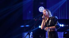 Românii au talent: Petronela Bîrsilă i-a uimit pe jurați cu interpretarea sa, folosind legume pe post de instrumente muzicale