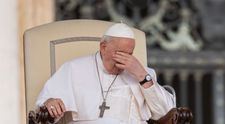 Papa Francisc a lăsat de înțeles că, după 1000 de ani, relațiile intime nu mai sunt interzise pentru preoții catolici