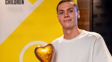 David Popovici își donează ziua de naștere. Pentru cine vrea campionul olimpic să strângă 100.000 de euro: „Noi suntem șansa lor să-și împlinească visurile”