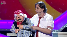 Juratii au ras cu lacrimi la numarul sau! Papusa Nea Alecu i-a facut ochi dulci Andrei si toata sala a aplaudat in picioare