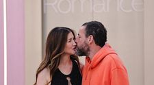 Adam Sandler, criticat dur pentru apariția de la premiera soției lui. ”Absolut jenant! Zici că are 13 ani și abia a descoperit cardul de credit al lui tati”