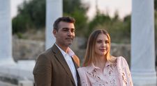 Iubiți de milioane de români, Eda Ece și Caner Cindoruk revin în forță într-o superproducție filmată în Antalya. Primele imagini de pe platoul de filmare