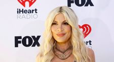 Tori Spelling rupe tăcerea după criticile dure despre fața și corpul ei: „Este îngrozitor”. De ce afecțiune suferă și ce mesaj le transmite celor care o jignesc online
