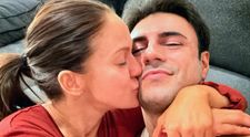Ea e vedeta care a primit al doilea inel de logodnă după ce primul, în valoare de 200.000 de lire, i-a fost furat! Cum arată noua bijuterie de lux