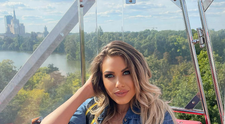 Amna lansează piesa 