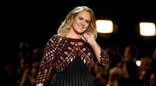 Adele, în aceeași rochie pe care a purtat-o în 2016. Cum arată cântăreața după ce a slăbit 40 de kilograme