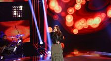 Ascultai formatia Candy? Este schimbata, dar vocea a ramas la fel. Cum a impresionat Monica pe scena de la Vocea Romaniei 