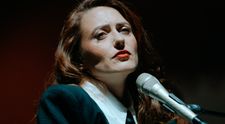 Leyah duce mai departe magia cinematic pop-ului – Turneul „Cinestezia” ajunge în și mai multe orașe din România