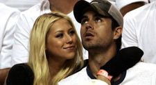 Enrique Iglesias, apariție publică rară alături de soția sa și copiii lor! Ultima dată, Anna Kournikova a fost văzută în scaun cu rotile