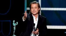 Brad Pitt a dezvăluit cine i-a scris glumele inspirate pe care le-a spus pe scenă în acest an