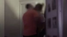 Filmare incredibilă din penitenciar: O femeie gardian, surprinsă în timp ce se sărută cu un deținut