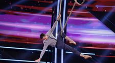 Un spectacol de risc și măiestrie pus în scenă de Martin Frenette! Incredibil ce a putut să facă acrobatul la Românii au talent cu o frânghie. „Ești realmente spectaculos!”