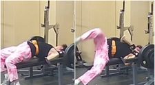 Incident șocant într-o sală de fitness! Momentul în care un bărbat este aproape strivit de o halteră de 145 de kilograme! Ce au surprins camere de supraveghere