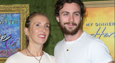 La 34 de ani, Aaron Taylor-Johnson și-a șocat fanii cu o poză cu fiica lui vitregă, de 18 ani: ”Tot fetița mea rămâne”