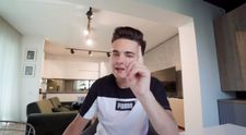 Selly s-a filmat pe WC în apartamentul închiriat. „Cel mai frumos sentiment”