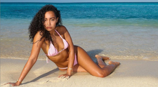 Cât de sexy s-a pozat Leigh Anne Pinnock în grădina ei, în timp ce se află în izolare