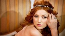 Imaginile pe care Elena Gheorghe le-ar vrea sterse de pe internet. Cum aparea vedeta fara voia ei pe coperta unor DVD-uri pentru adulti