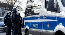 Reacția unui fost polițist când și-a prins soția cu amantul! De ce au intervenit trupele special