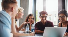 Târg educațional online pentru viitorii studenți. Peste 20 de universități își prezintă oferta academică