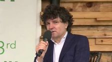 Întrebat în trecut dacă s-a certat cu frizerul, Nicușor Dan s-a filmat acum la tuns. Ce schimbare de look și-a făcut primarul Capitalei
