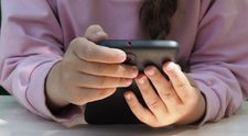 O fetiță de doar 13 ani a murit din cauza unui trend periculos văzut pe internet! Ce au descoperit anchetatorii