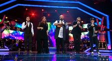 Vizi Imre, duet cu patru vedete, in loc de una singura. Probabil, cea mai reusita improvizatie dintr-un show LIVE