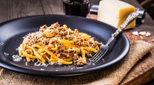 Spaghette cu ragu de vita si parmesan