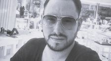 Ți se rupe sufletul! Ce mesaj au scris părinții lui Andrei Versace pe coroana funerară a fiului lor