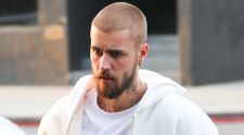 Abătut și îngândurat! Primele imagini cu Justin Bieber, după ce s-a vehiculat că Hailey ar fi intentat divorț. Cum a reacționat artistul când a fost întrebat de nunta Selenei
