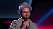 Tipul timid, cu ochelari a devenit ROCKSTAR peste noapte. Talentul cu care a convins milioane de americani sa-l voteze pe EL castigatorul 