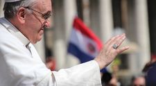 De ce este distrus inelul Papei după moarte. Ritualul secret care are loc la Vatican