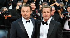 Leonardo DiCaprio a împlinit 50 de ani și a dat o petrecere mare la care au participat Brad Pitt, Paris Hilton și Katy Perry . Tatăl său, de 81 de ani, a venit însoțit de iubita sa, Peggy Farrar
