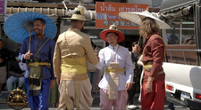 Desafio: Aventura, 23 martie. Distracție totală în Bangkok! Cum sună „Dragostea din tei” cântată de Dumbo, Vladimir, Dr. Cezar și Rafa: „Cine se uită la noi nu are cum să-și dea seama că avem doar 60 de lei în buzunar”