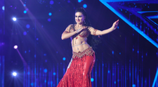 Interviu cu Amira Abdi, femeia care a trecut de la lupte de MMA la bellydancing
