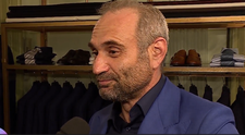 Ce legătură este între Adrian Văncică, 