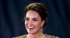 Kate Middleton, regina covorului roșu la premiera James Bond! Ducesa a atras privirile ca un magnet