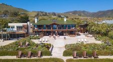 Pierce Brosnan și-a scos la vânzare casa de 100 de milioane de dolari, pe care și-a construit-o singur