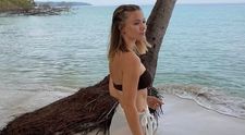 Clipe de coșmar pentru o celebră influenceriță! Momentul în care vedeta, aflată în vacanță, este atacată violent de un grup de maimuțe: „A mușcat cât a putut de tare”