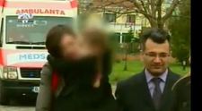 Monica a intrat cu politia la Izvorani sa-si ia fetita