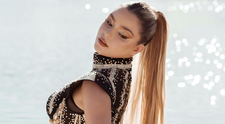 Regina Instagramului, într-o ținută pe care multe femei n-ar purta-o nici în dormitor. Cum a apărut în public