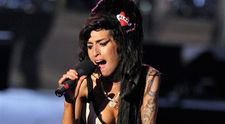 Turneul muzical al lui Amy Winehouse a fost anulat. Cum e eșuat revenirea pe scenă a artistei