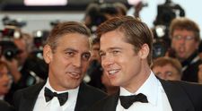 George Clooney, reacție savuroasă după ce a aflat că Brad Pitt l-a numit “cel mai frumos bărbat din lume”